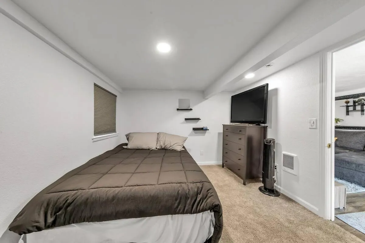 Explore Sacramento! Your Home Base In Downtown Apartment