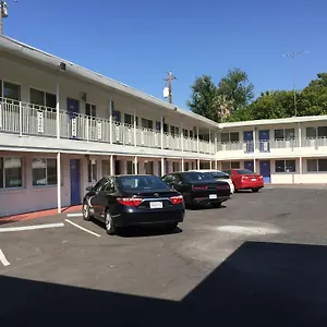 Мотель Travelodge By Wyndham Convention Center, Сакраменто